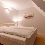 Reetdachhaus Sandhus Reetdachhaus Sandhus Bug בית נופש