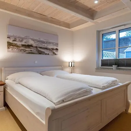 Ferienhaus Reetdachhaus Sandhus Reetdachhaus Sandhus Bug *