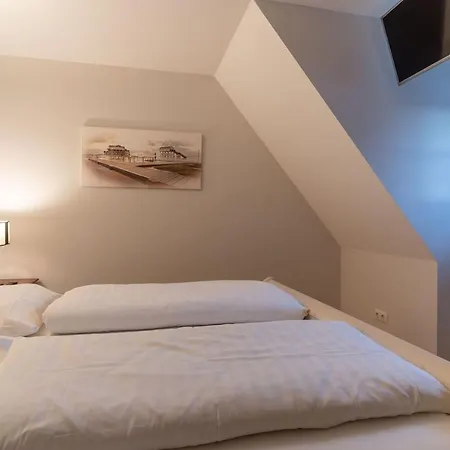 Ferienhaus Reetdachhaus Sandhus Reetdachhaus Sandhus Bug Böhl