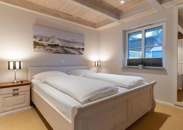 Vakantiehuis Reetdachhaus Sandhus Reetdachhaus Sandhus Bug *